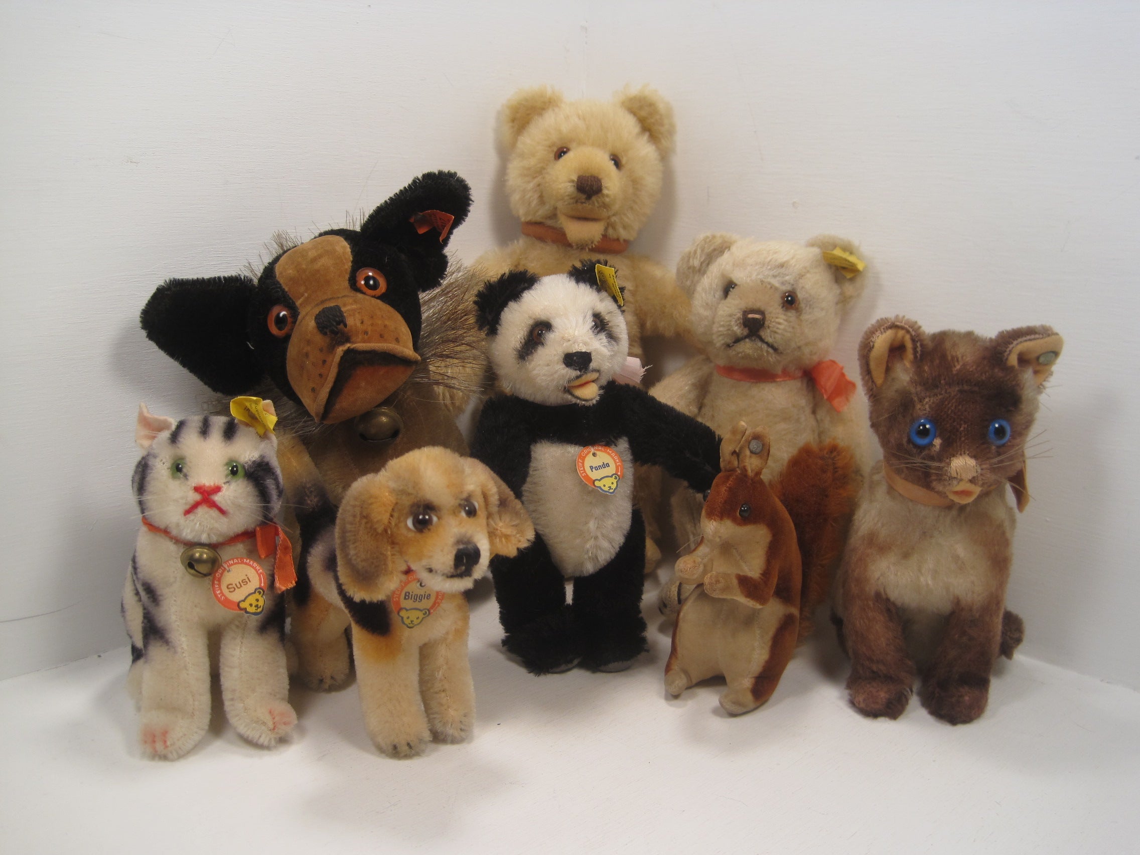 Best way to store sell steiff bears